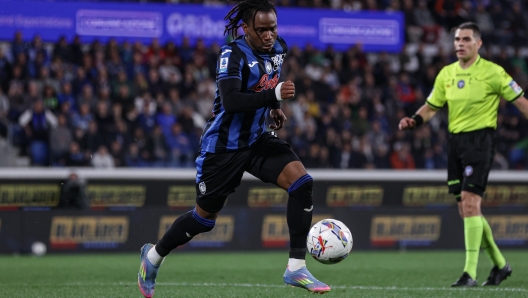 Atalantaâs Ademola Lookman during the Serie A Enilive 2024/2025 soccer match between Atalanta and Roma at Gewiss Stadium in Bergamo, North Italy - Monday, May 12, 2025. Sport - Soccer. (Photo by Stefano Nicoli/LaPresse )